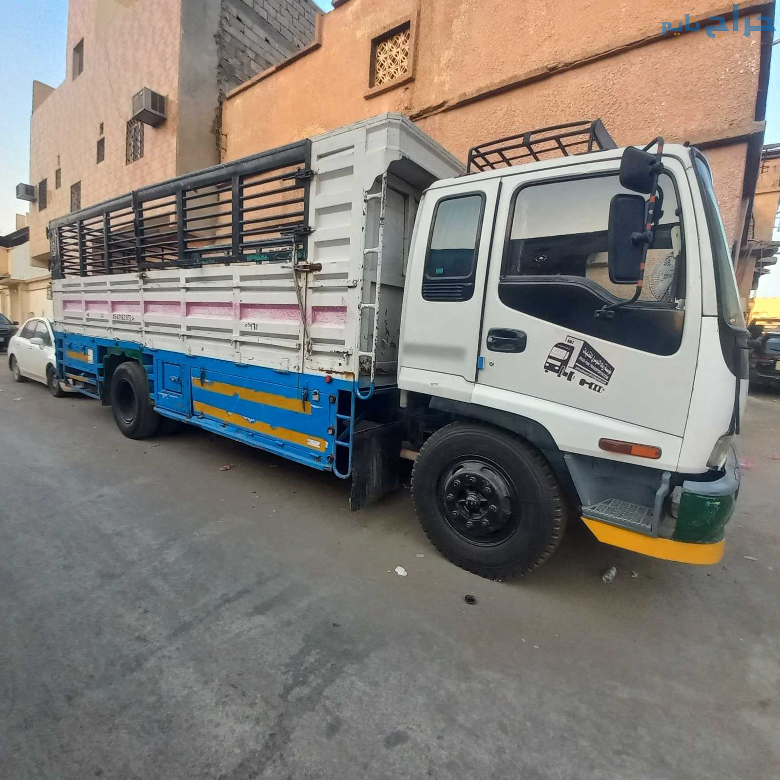 دينا نقل عفش بالرياض و خارج الرياض 0537380614