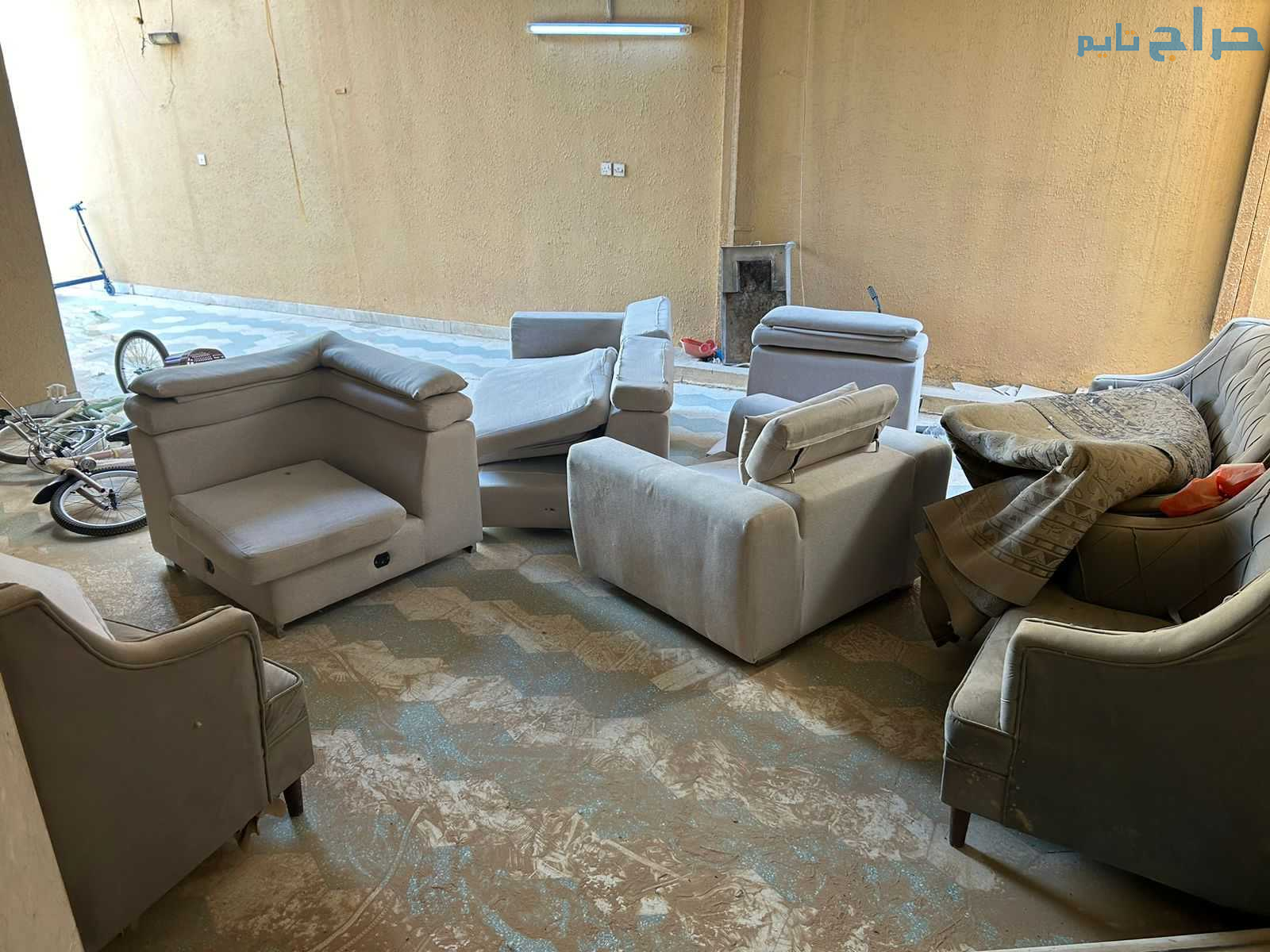 دينا تشيل اثاث مستخدم بالرياض 0503483036 طش عفش تا...