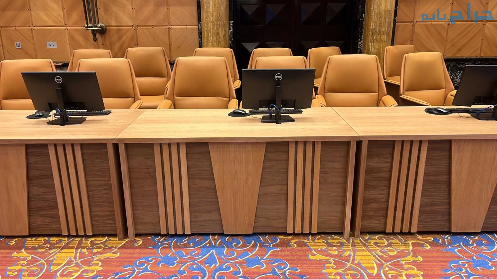 تأجير مراوح رذاذ ,مكيفات صحراوية,مظلات ,جلسات مودر...
